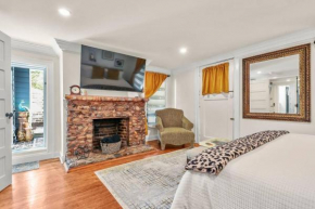 New2/2 Garden Apartment Historic